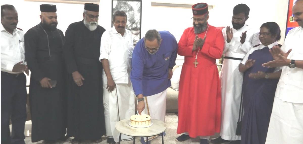 'കന്യാസ്ത്രീകളുടെ മോചനത്തിന് നന്ദി';BJP ഓഫീസിലെത്തി ക്രൈസ്തവ നേതാക്കൾ, രാജീവ് ചന്ദ്രേശഖറിന് കേക്ക് സമ്മാനിച്ചു