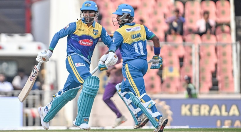 ആലപ്പിയെ എറിഞ്ഞൊതുക്കി തൃശൂർ; ഏഴ് വിക്കറ്റിന്റെ ഉജ്ജ്വല ജയത്തോടെ തുടങ്ങി തൃശൂർ